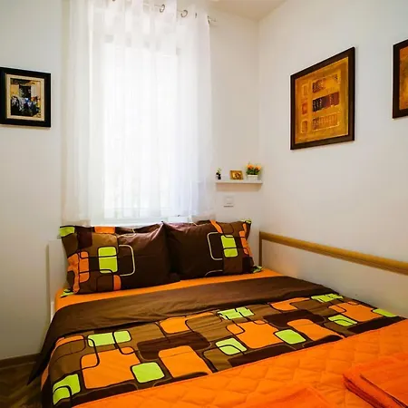 アパート Golden Place ベオグラード