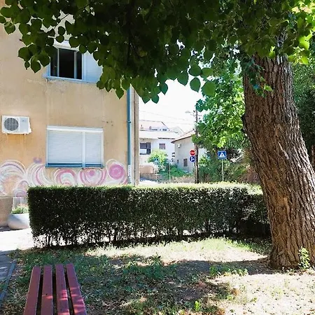 Golden Place 贝尔格莱德