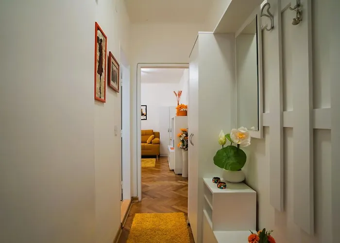 Golden Place شقة *